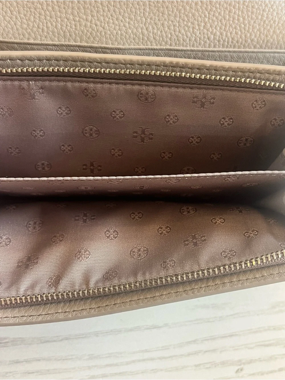 Tory Burch Taupe Leather Logo Continental Wallet
